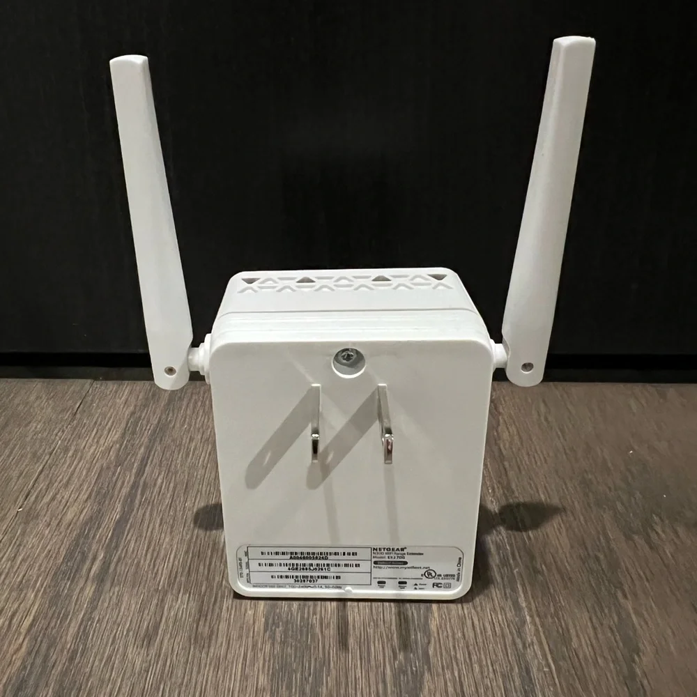 Netgear N300 WiFi Range Extender Model EX2700 with Ethernet Cable